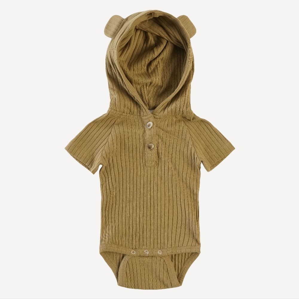 2T Kate Quinn Short Sleeve Henley Bear Bodysuit 🐻 Fennel Wide Rib Cotton